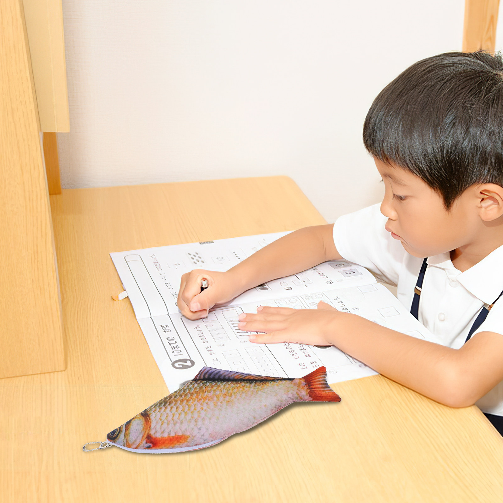 Ideal Stationery & Office Supply - กระเป๋าดินสอรูปปลา ดีไซน์น่ารัก สร้างสรรค์ พร้อมพื้นที่ภายในกว้างขวาง เหมาะสำหรับโรงเรียน สำนักงาน